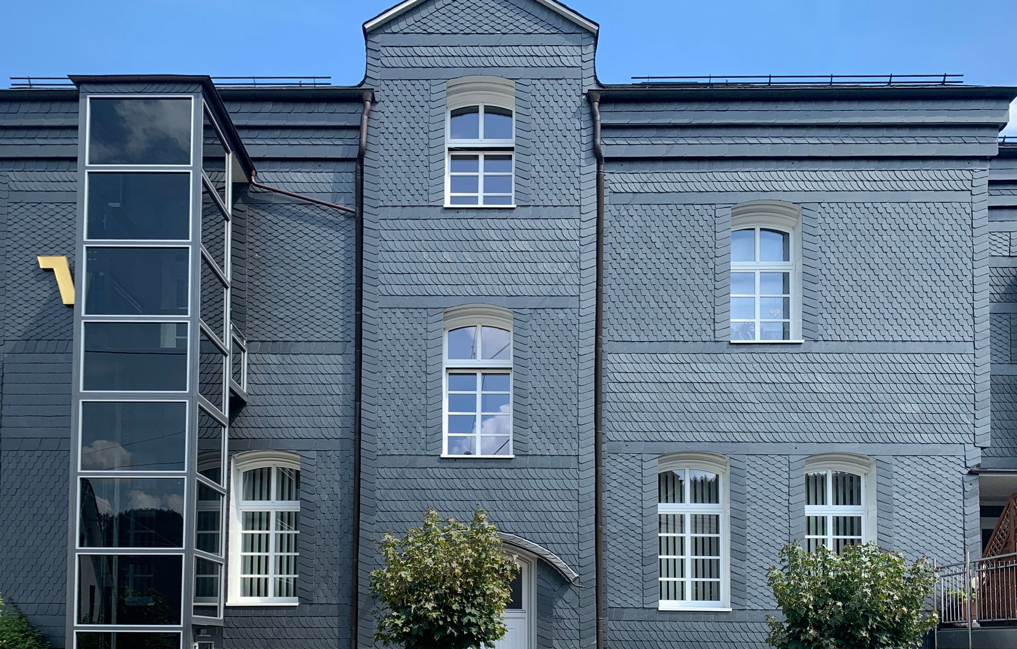 Schönes Haus - Dekorativdeckung Fassade